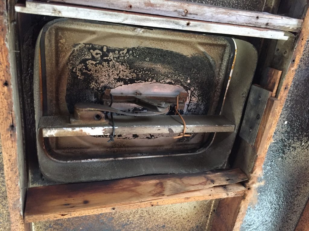 1952 Royal Spartanette Before ANY Restoration Work - interior vent 4