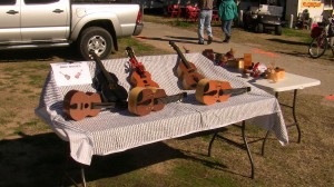 Birdhouses shaped like violins in Canton