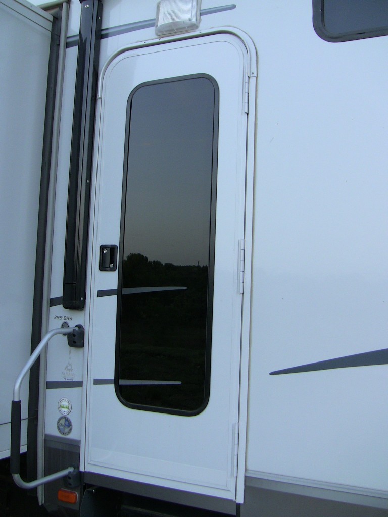 access door travel trailer