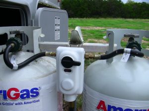 rv propane tanks with pigtails and automatic changeover valve
