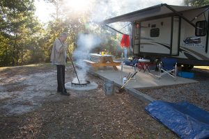 scenic mountain rv park geogia firepit and patio
