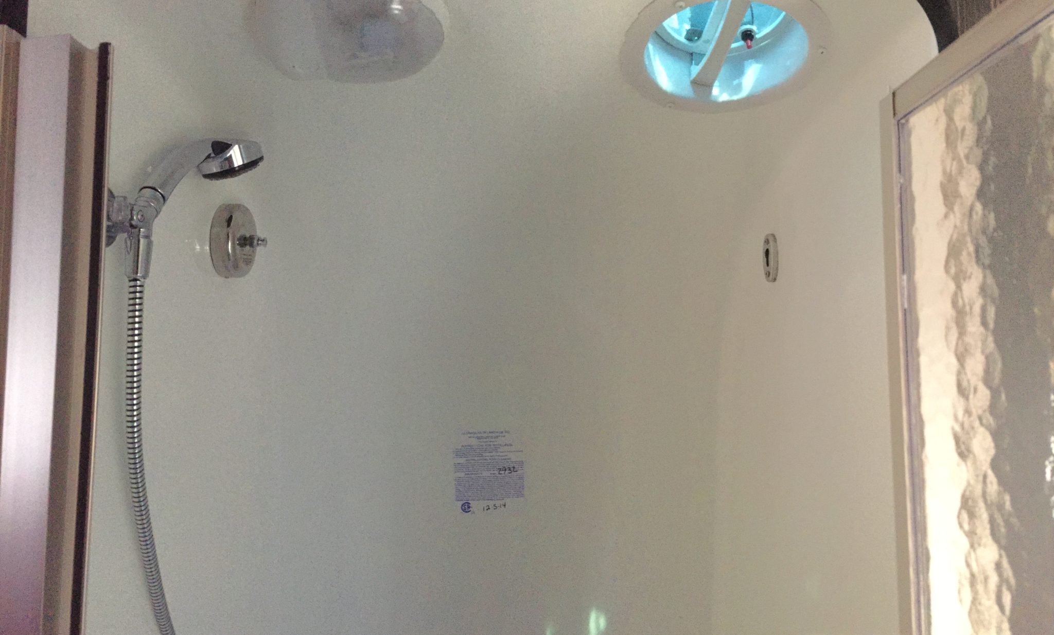 Airstream International Bathroom Shower